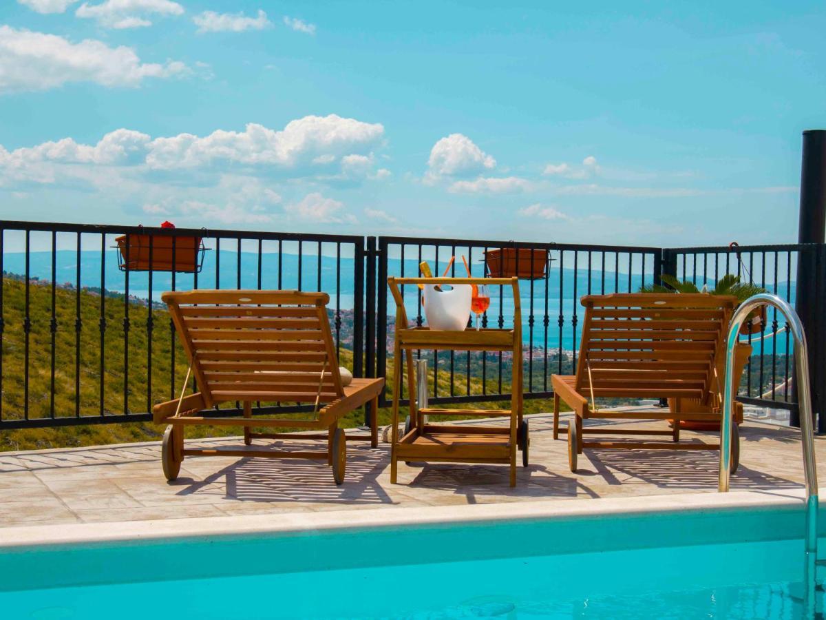 Hill Apartment With Private Pool Kučine Extérieur photo