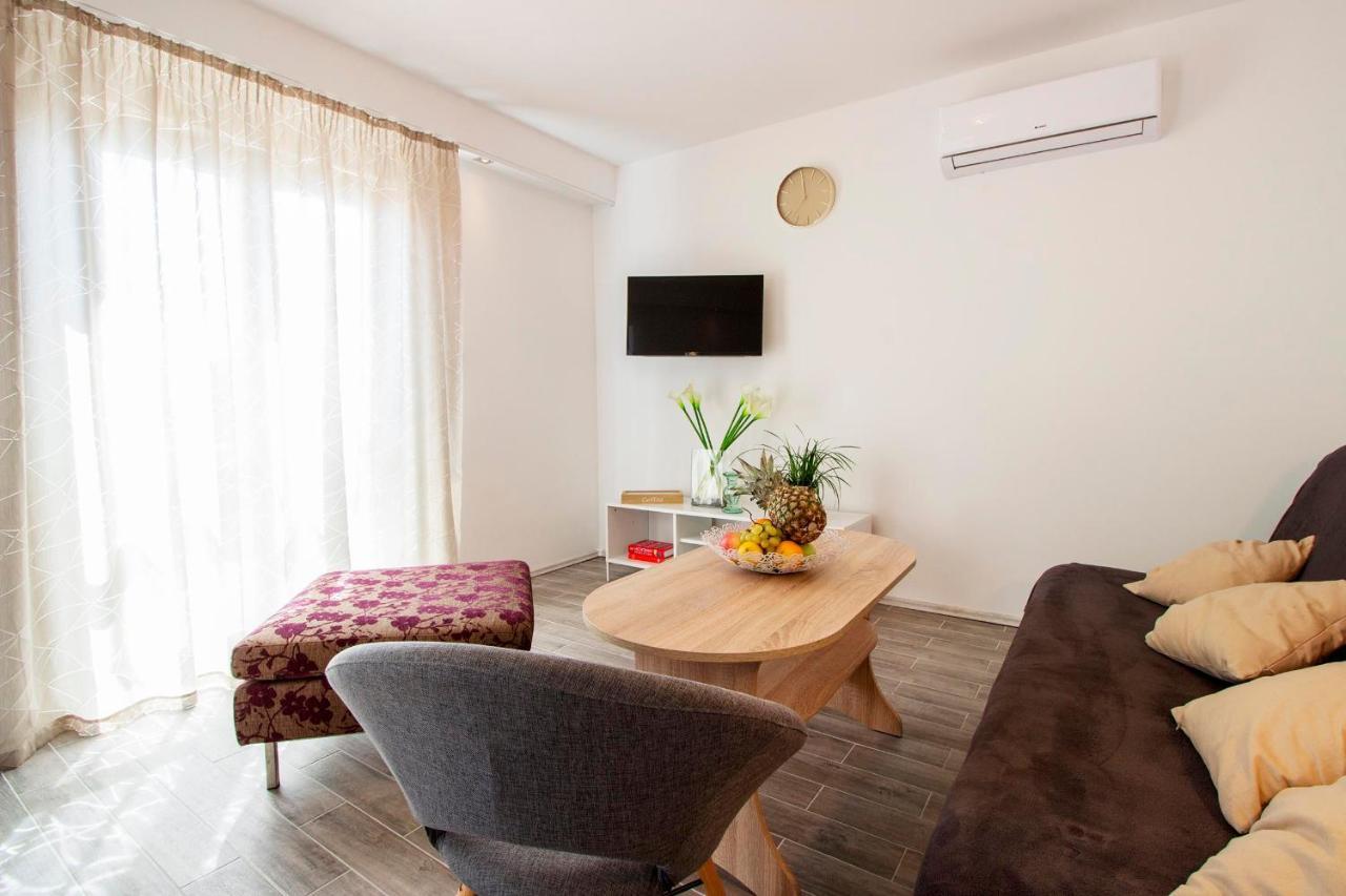 Hill Apartment With Private Pool Kučine Extérieur photo