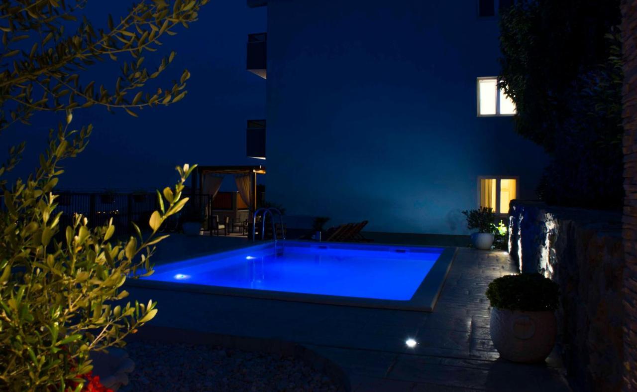 Hill Apartment With Private Pool Kučine Extérieur photo