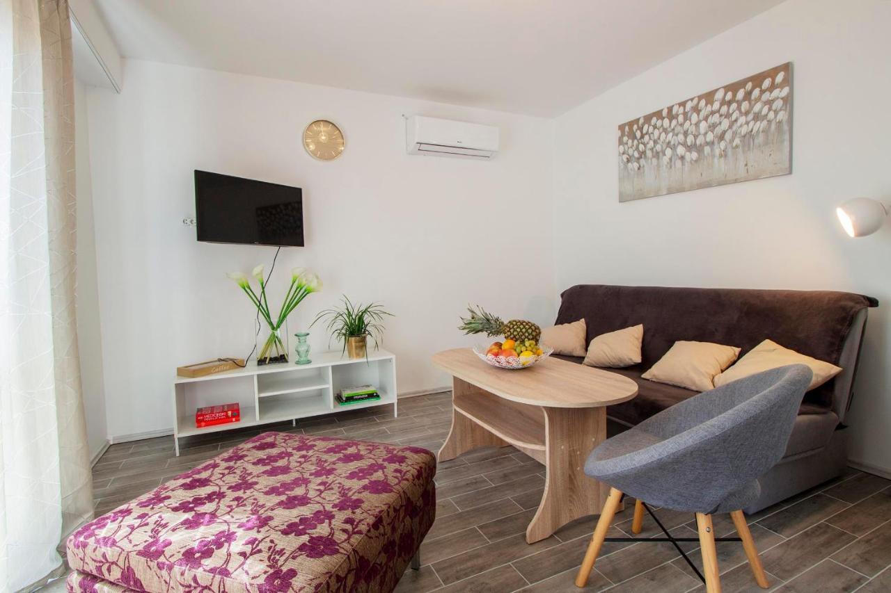 Hill Apartment With Private Pool Kučine Extérieur photo