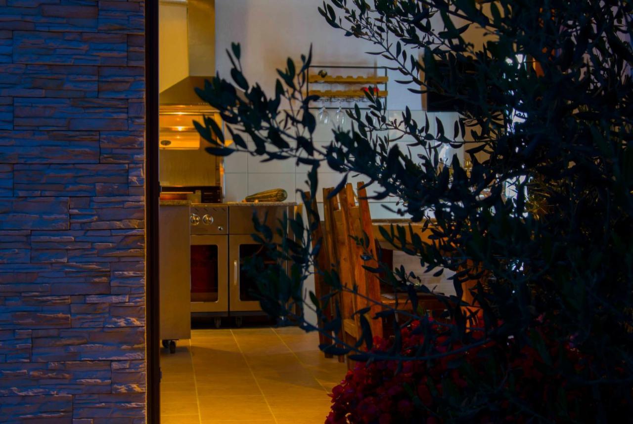Hill Apartment With Private Pool Kučine Extérieur photo